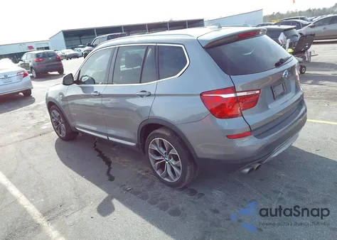 2015 BMW X3 xDrive28I z USA, uszkodzony, nr VIN 5UXWX9C58F0D52738